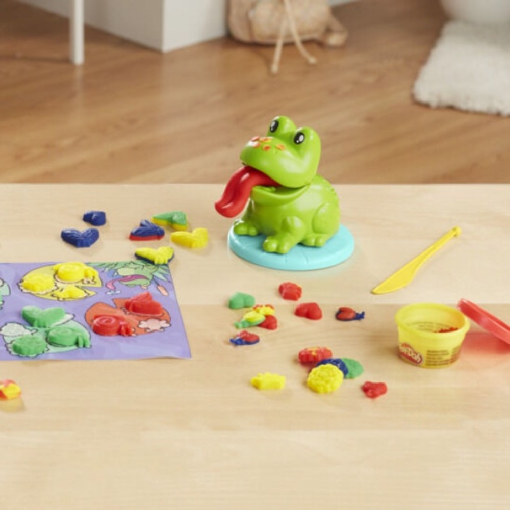 Play-Doh Frog Playset - Green and Red
